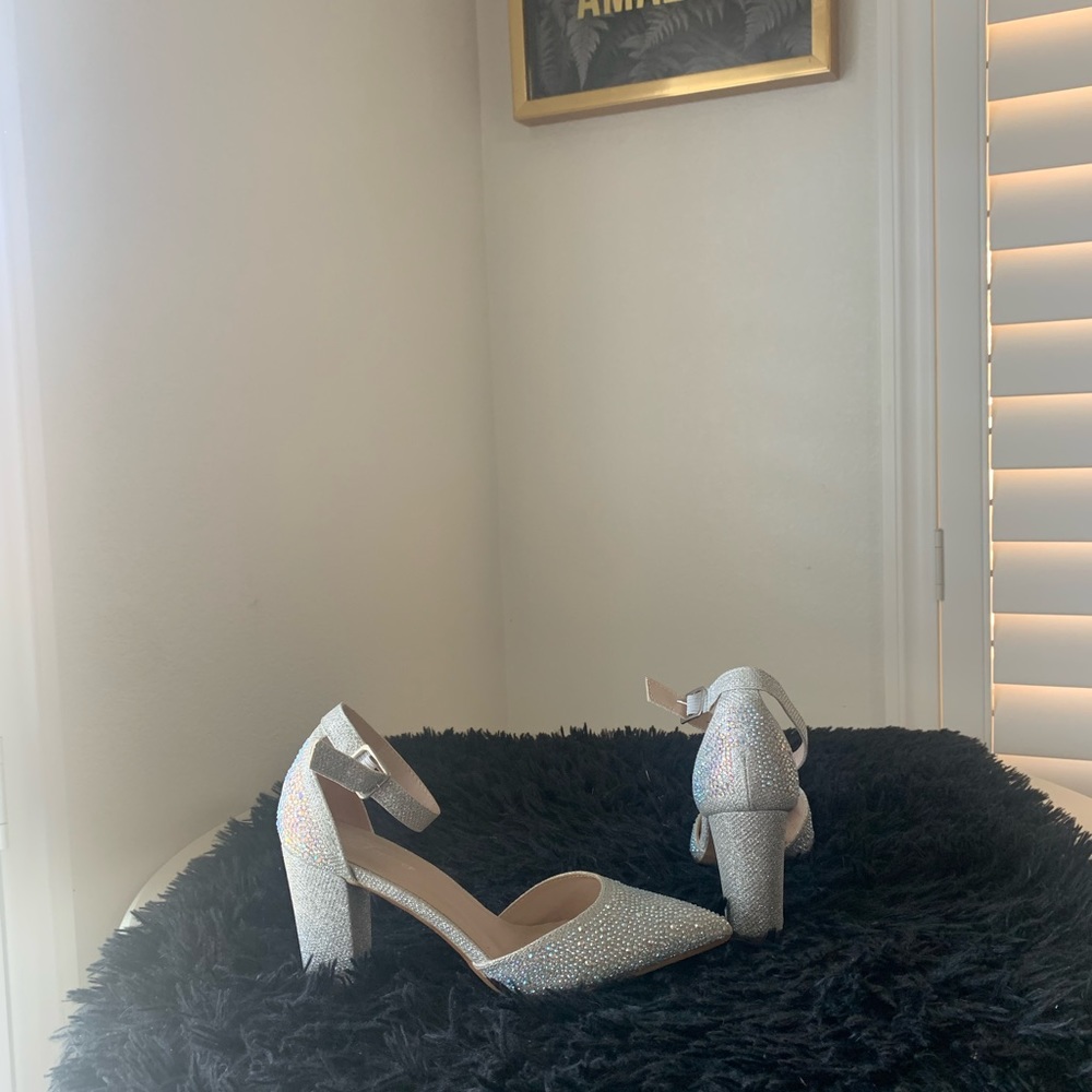 Wore one time Rhinestone 40 toe high heel ankle scrap